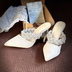 Brand new Journee Collection Hazel Grey Slide